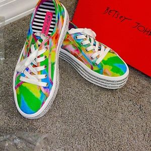 🌈🌈🌈TYE/DYE PLATFORM SNEAKERS💐💐☺️☺️